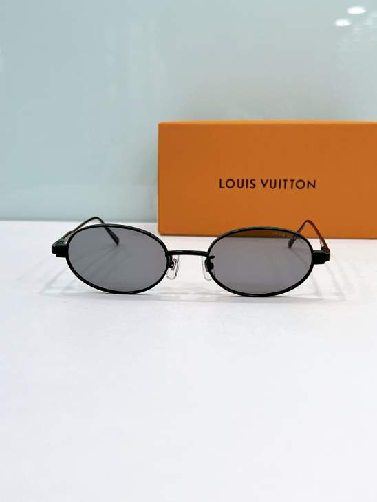 Picture of Louis Vuitton Sunglasses _SKUfw80537223fw